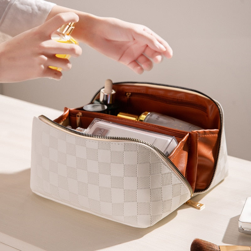 Junips | Luxury Checkered Make-up Cosmetic Bag