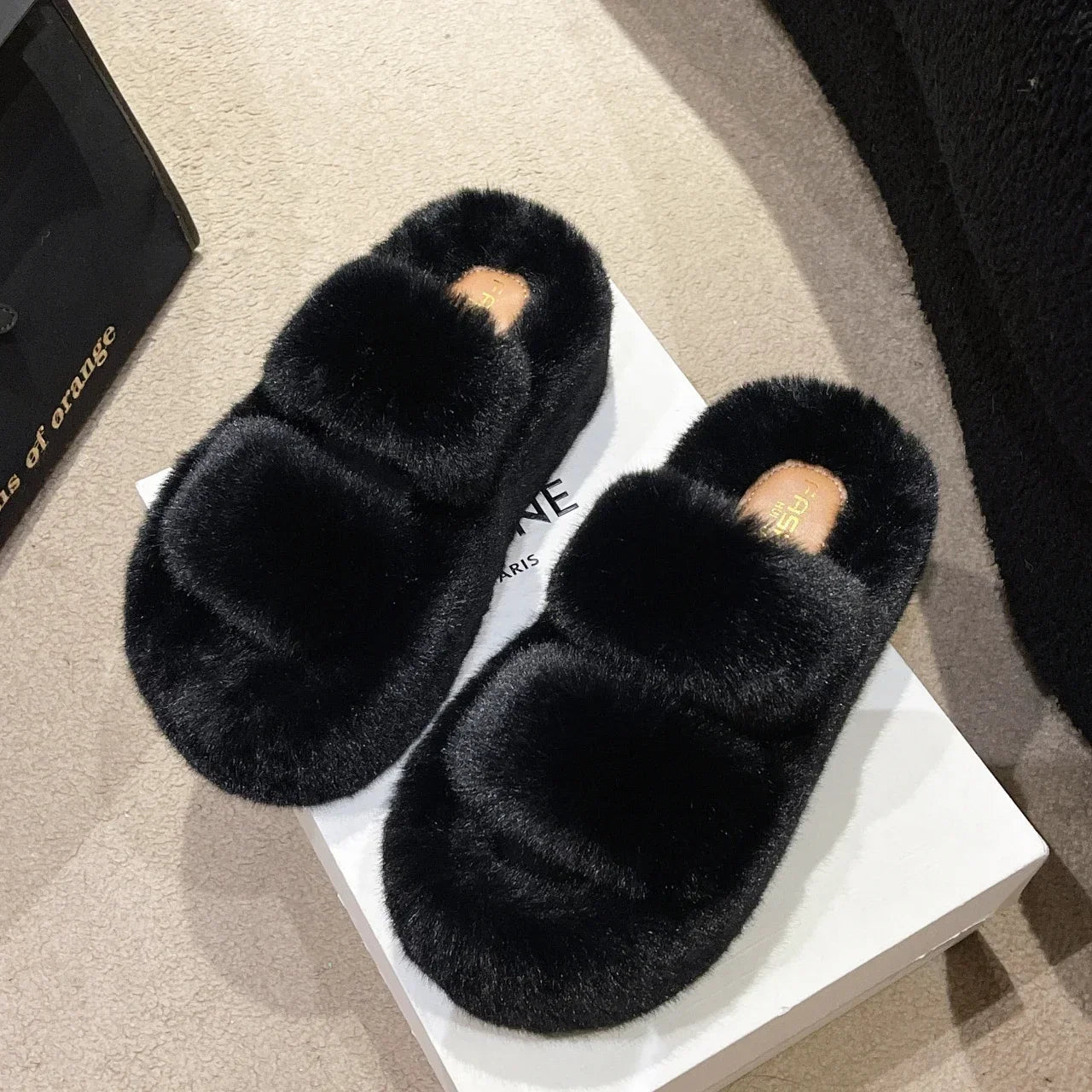 Junips | FuzzyElegance - Soft Slippers for Women