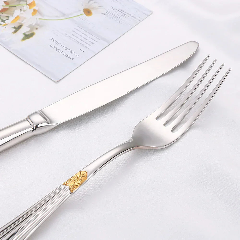 Junips | LuxSpoon | Elegant cutlery set in golden design