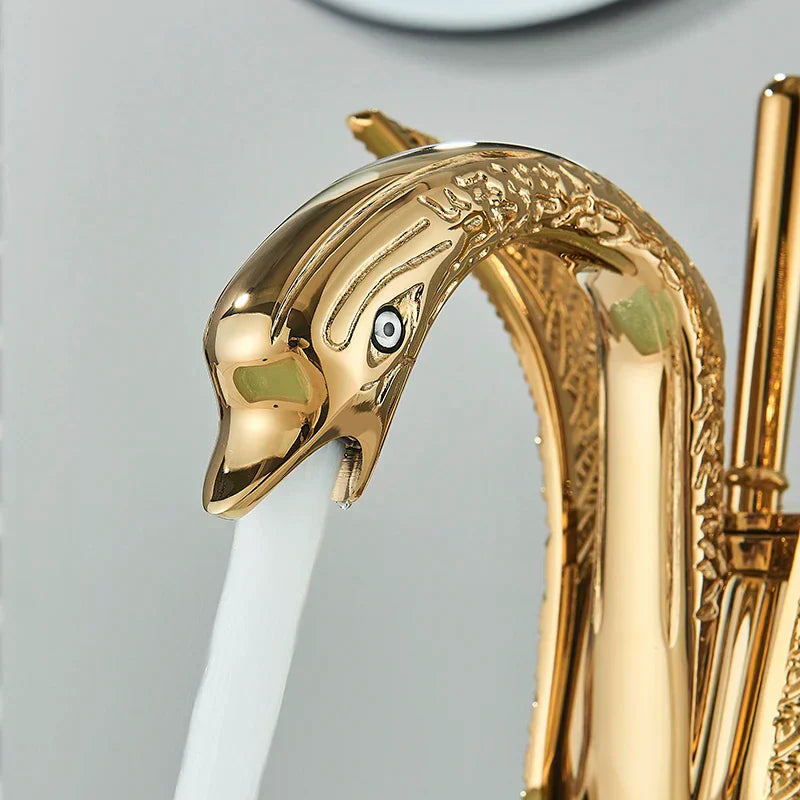 Junips | Swan Single Handle Golden Basin Faucet