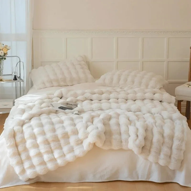 Junips | PlushCozy | Faux Fur Winter Blanket