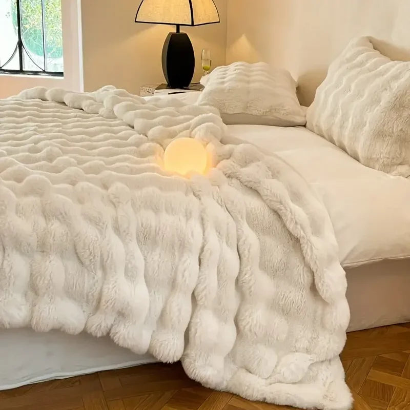 Junips | PlushCozy | Faux Fur Winter Blanket