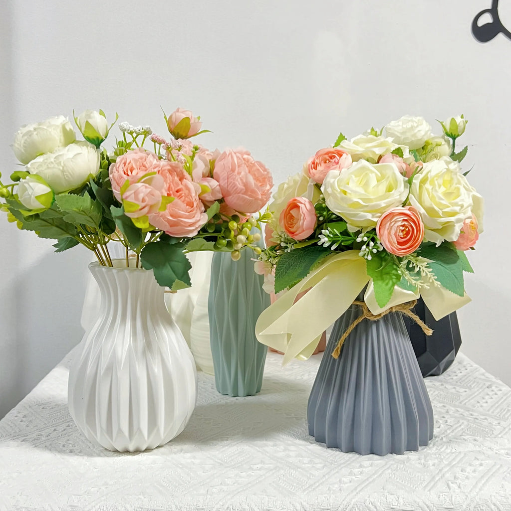 Junips | Modern elegant flower vases