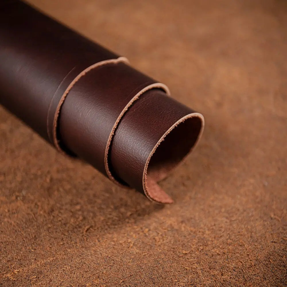 Junips | RoyalLeather: Luxurious, handmade case made of genuine cowhide leather for the iPhone