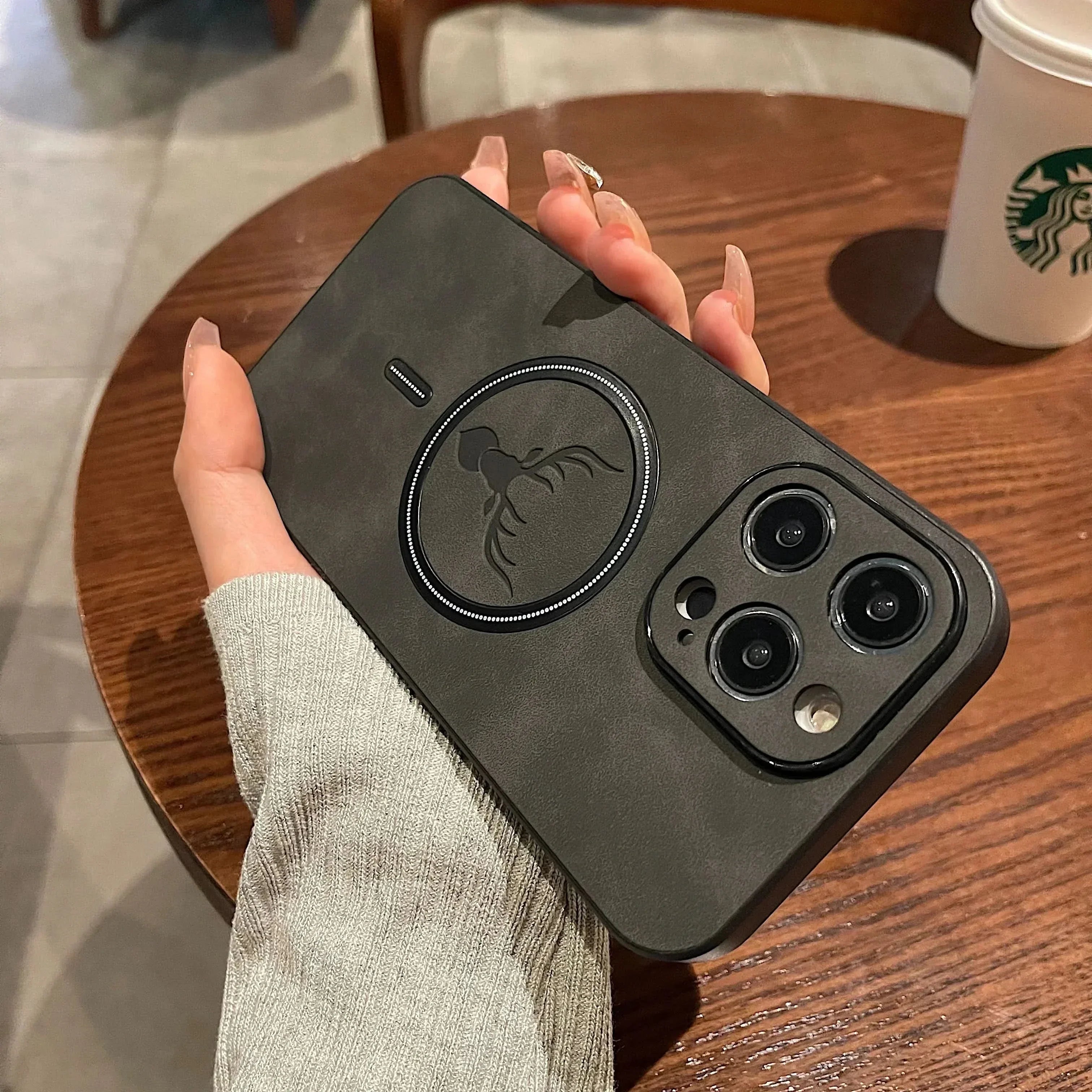 Junips | Deer Leather iPhone Case MagSafe Wireless Charging