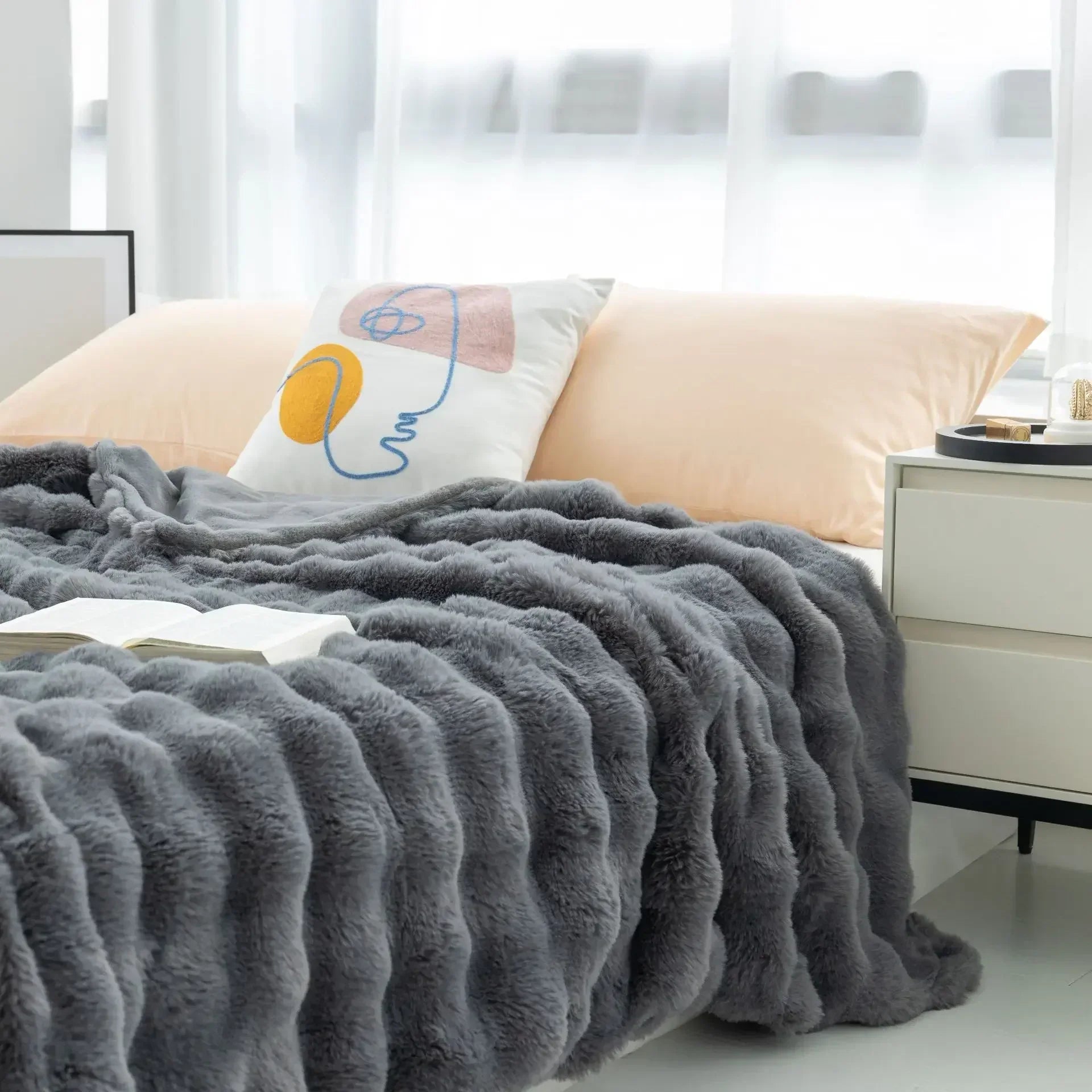 Junips | PlushCozy | Faux Fur Winter Blanket
