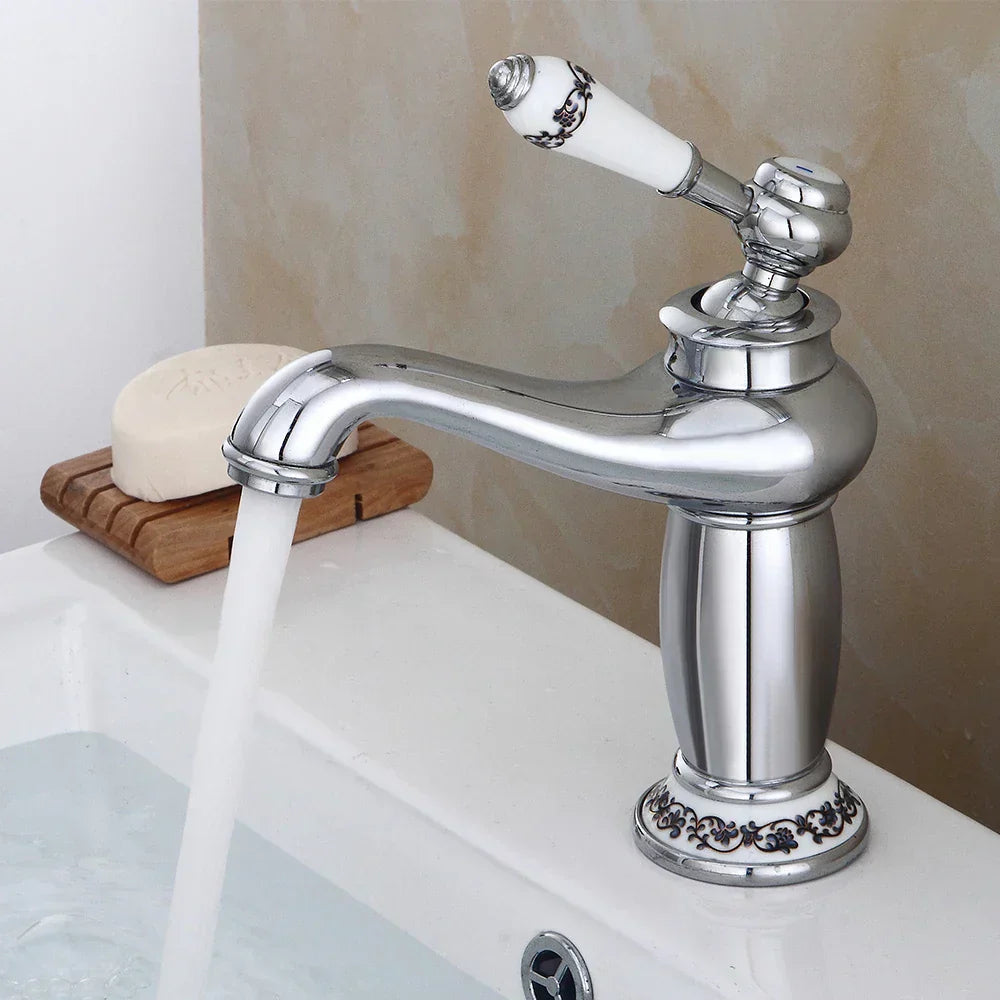 Junips | GoldArt | Vintage-style faucet for your bathroom