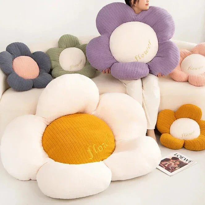 Junips | Daisy Cushion