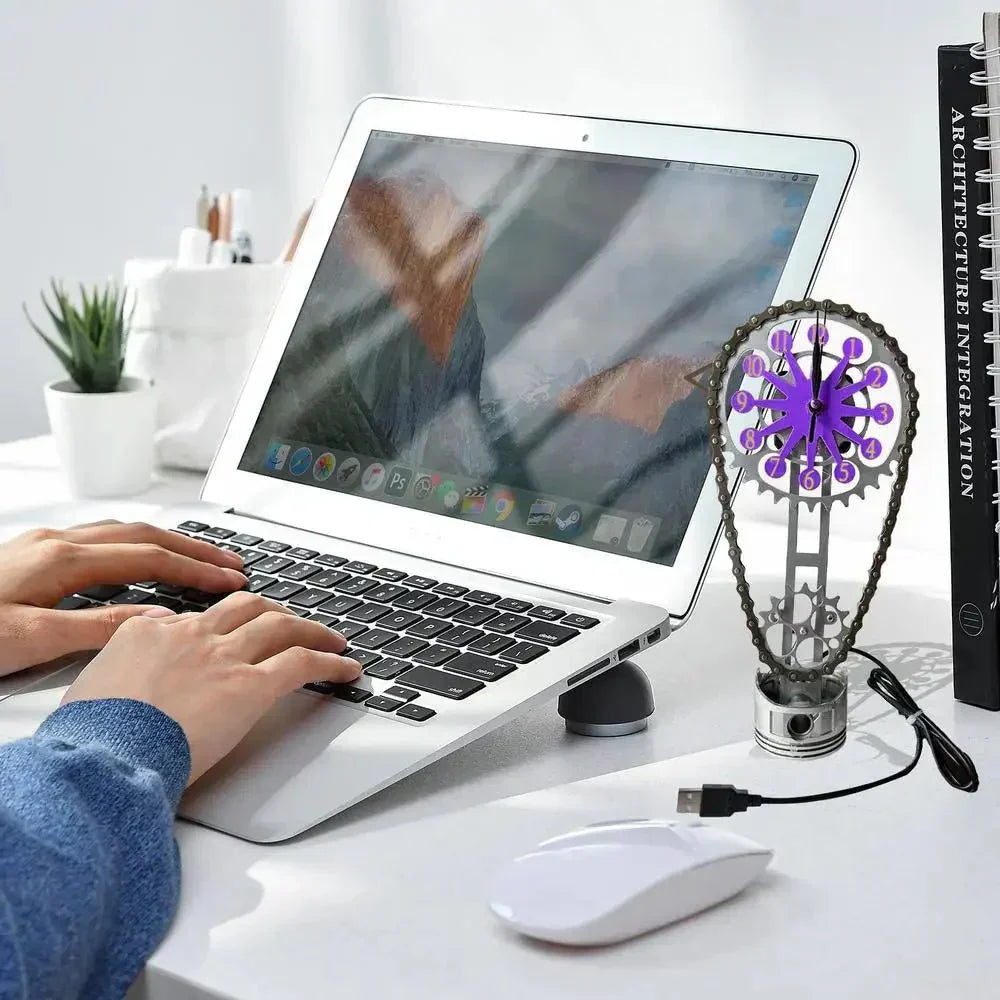 Junips | Watch chain with movement - Silent rotating table clock