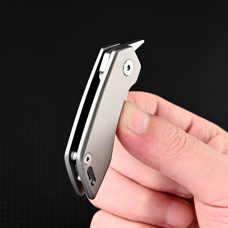 Junips | Titan-Titanium alloy Bag Keychain Knife
