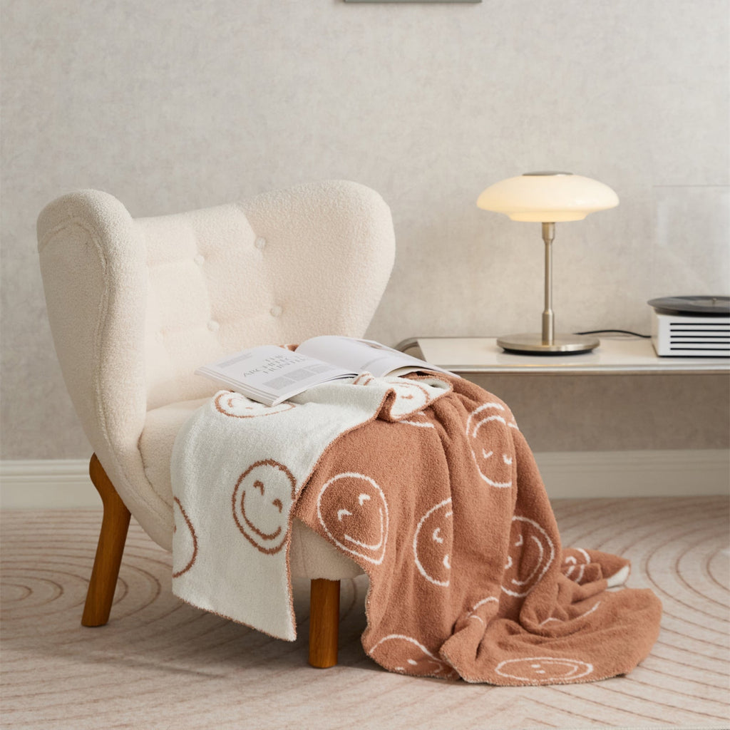 Junips | Smiley Blanket