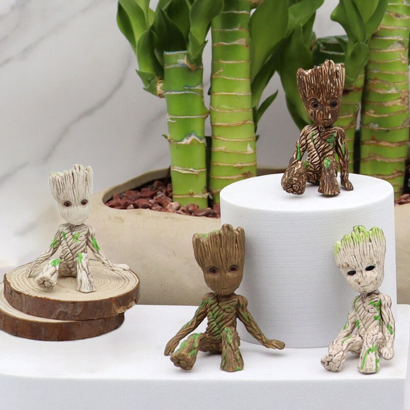 Junips | Cartoon Large Miniature Figure: Playful Office Decoration