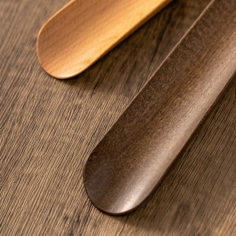 Junips | Wood long handle magnetic shoehorn