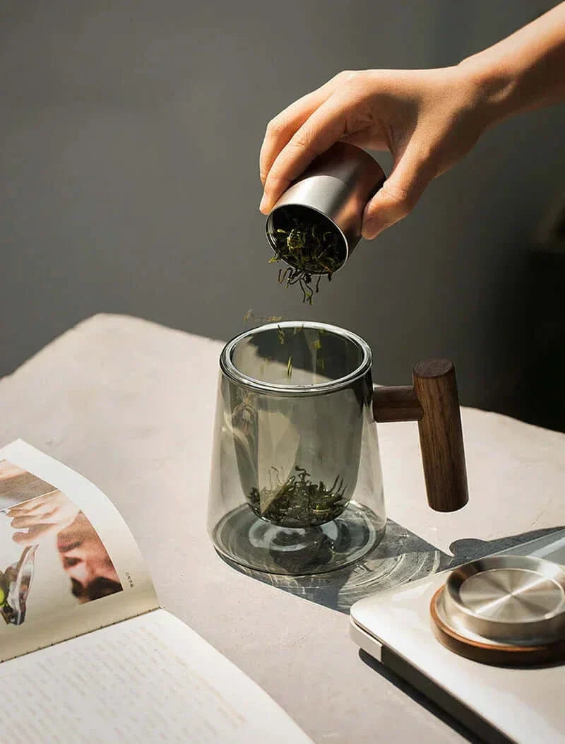 Junips | Ultramodern Glass Tea Cup with Filter and Lid