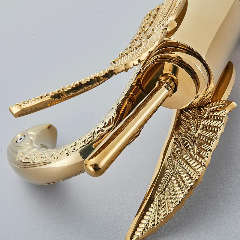 Junips | Swan Single Handle Golden Basin Faucet