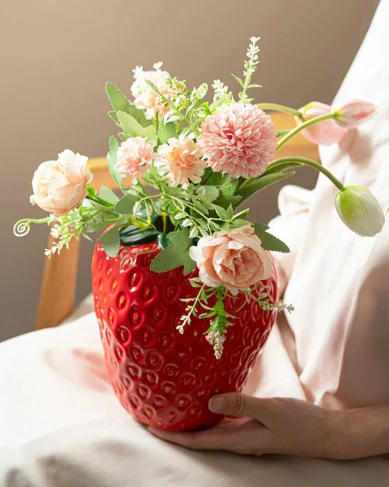 Junips | Ugly Strawberry Vase
