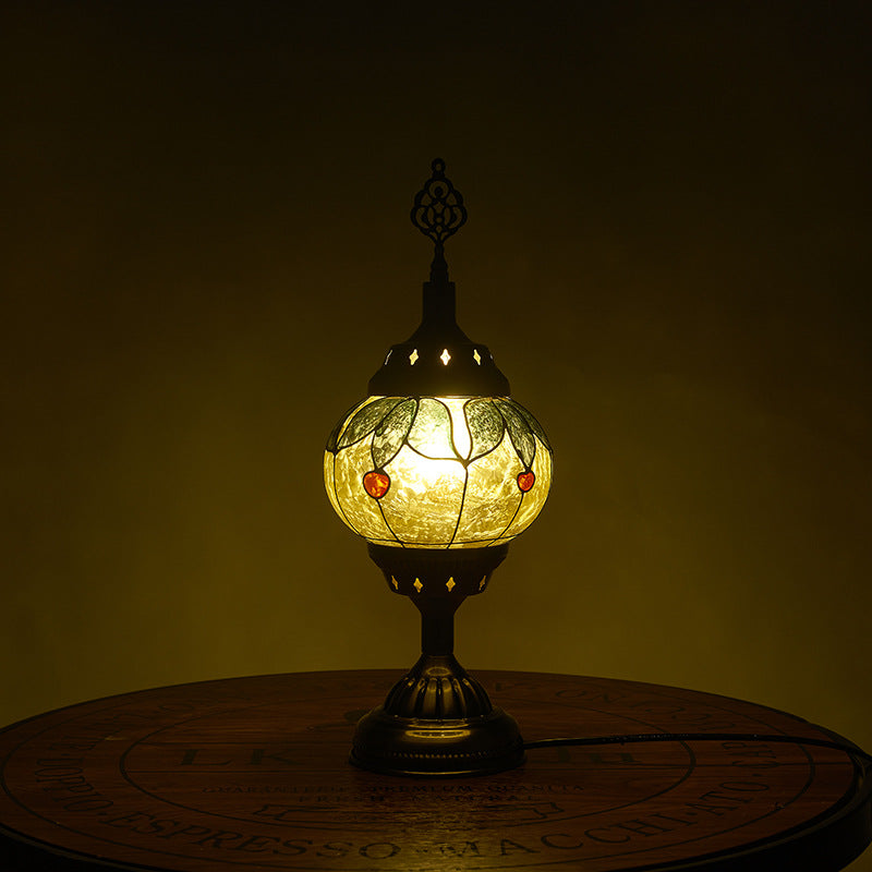 Junips | Traditional Tiffany romantic oval iron enameled 1-light table lamp for the bedroom