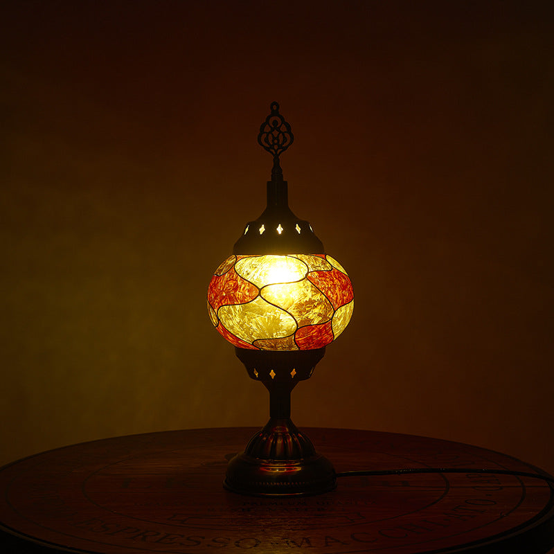 Junips | Traditional Tiffany romantic oval iron enameled 1-light table lamp for the bedroom