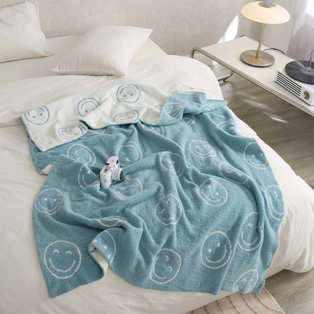 Junips | Smiley Blanket