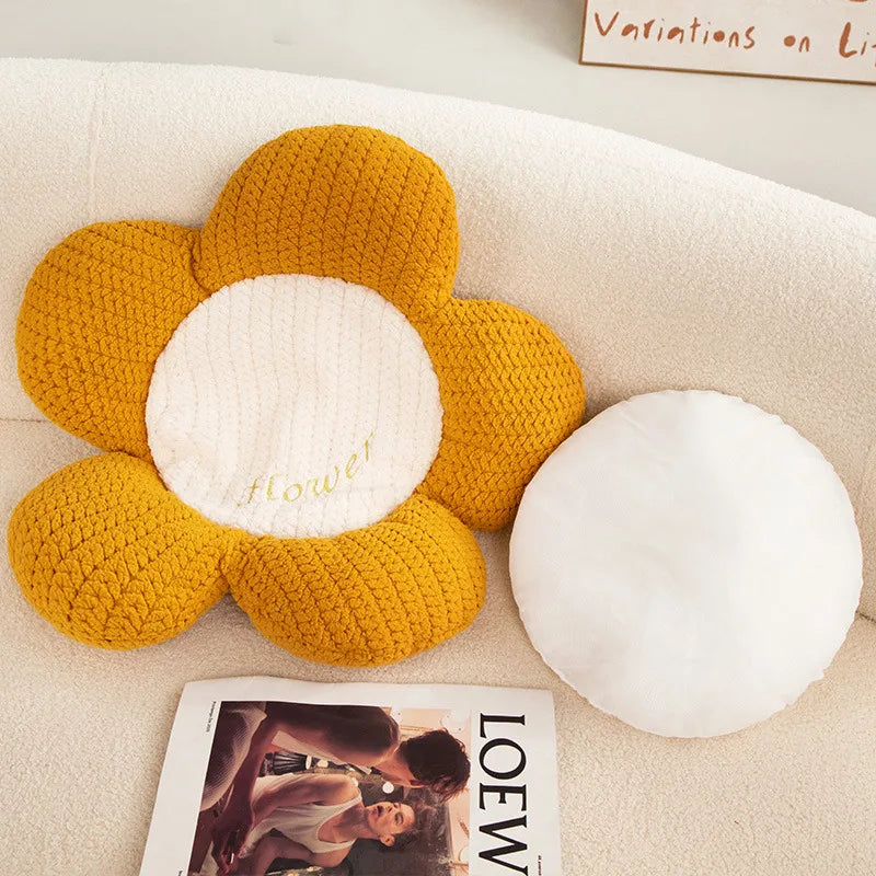 Junips | Daisy Cushion