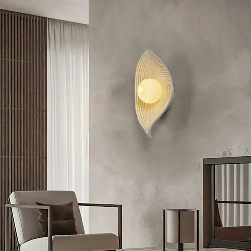Junips | Wall lamp LED leaf gold Elegant