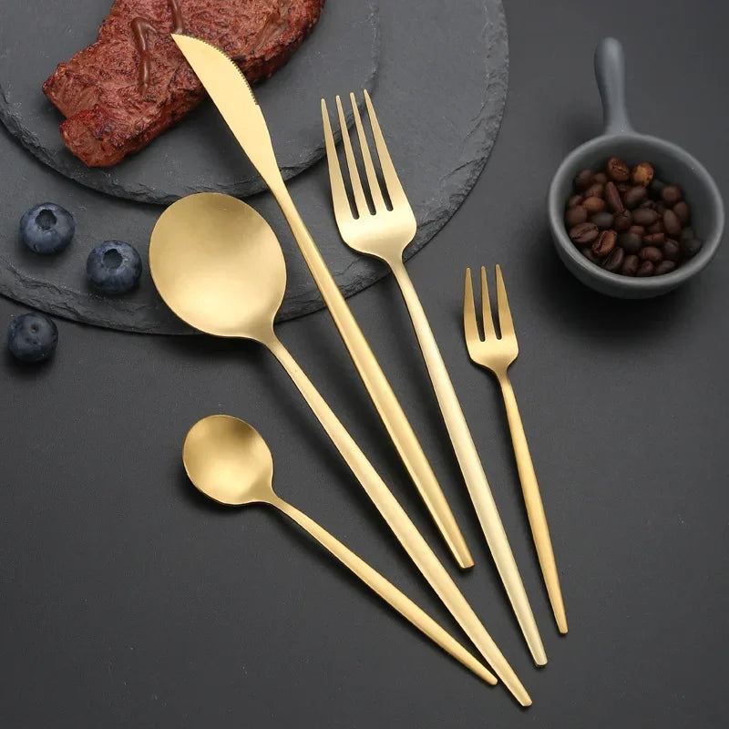 Junips | RefinedTable | 30-piece cutlery set