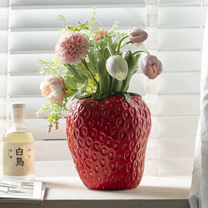 Junips | Ugly Strawberry Vase