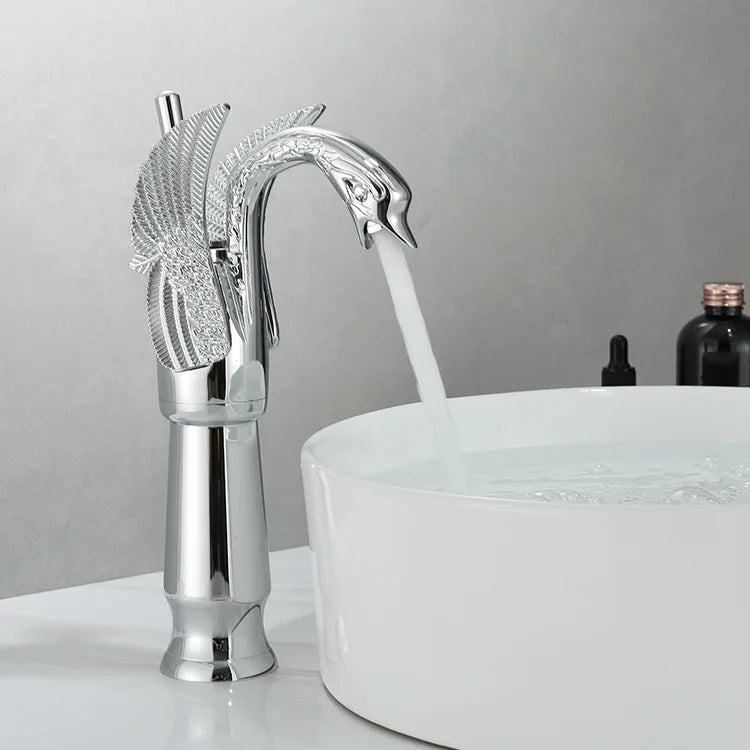 Junips | Swan Single Handle Golden Basin Faucet