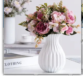 Junips | Modern elegant flower vases