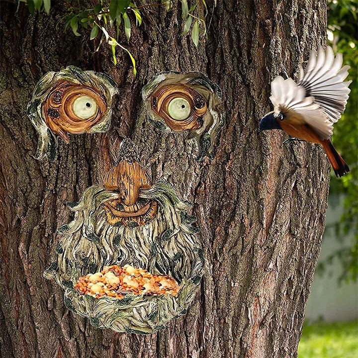 Junips | Eyes of Nature: Tree Face Bird Feeder Station