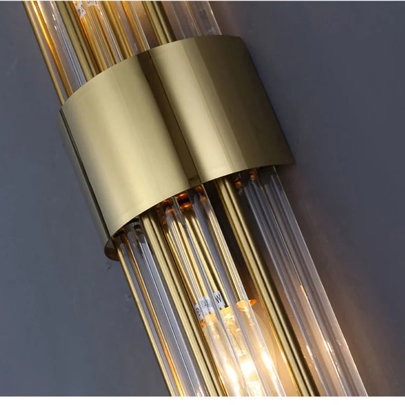 Junips | Elegant LED Wall Lamp in Gold