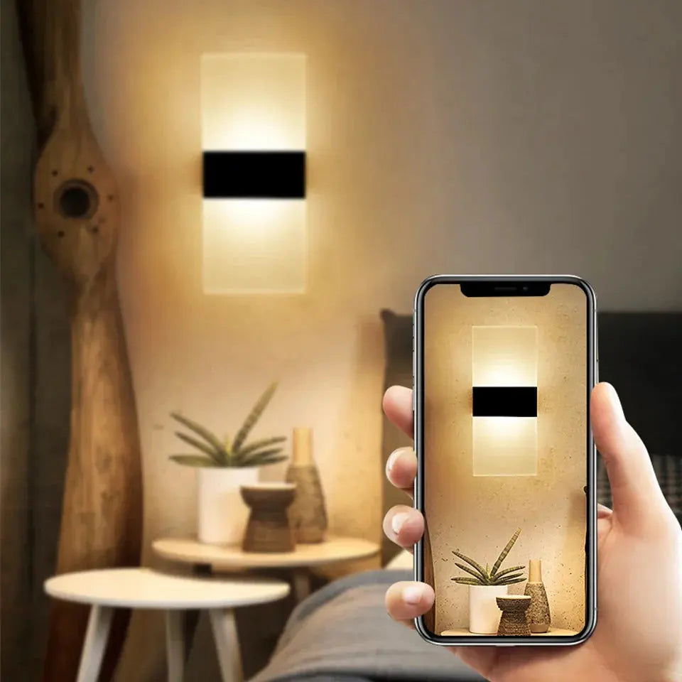 Junips | Éclatante - Touch Panel Wall Light USB rechargeable