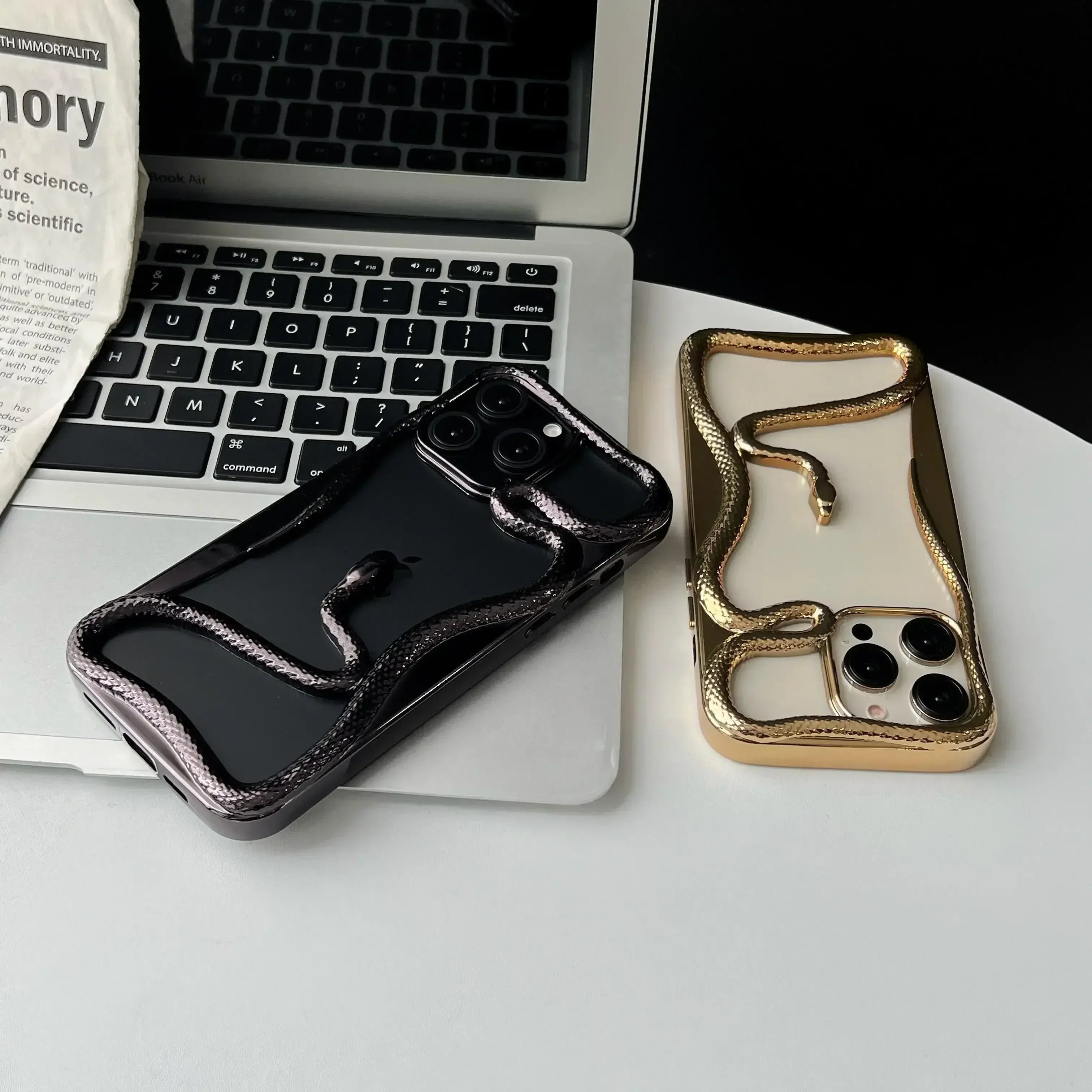 Junips | Snake Wrap Retro Phone Case
