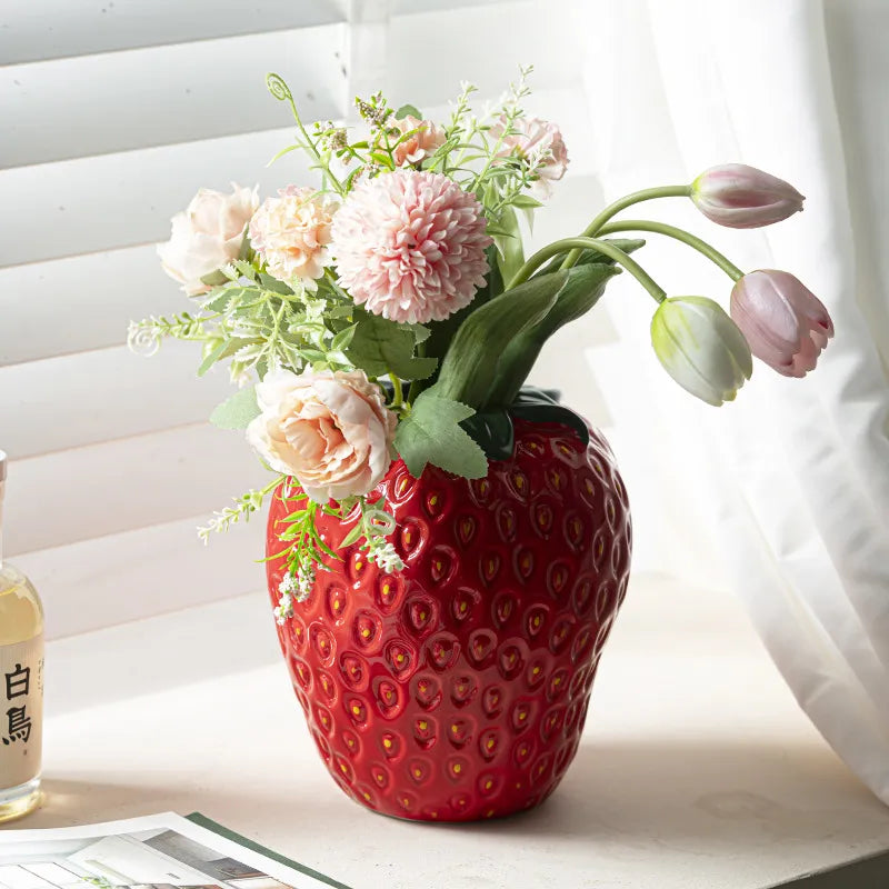 Junips | Ugly Strawberry Vase