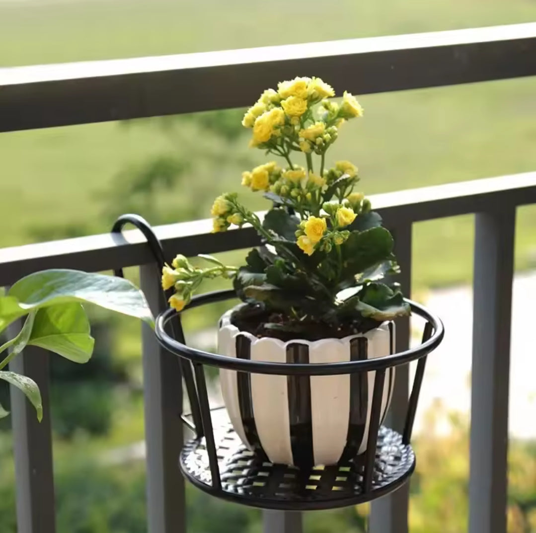 Junips | 3Pc Over the Balcony Flower Pot Holder Black Nov