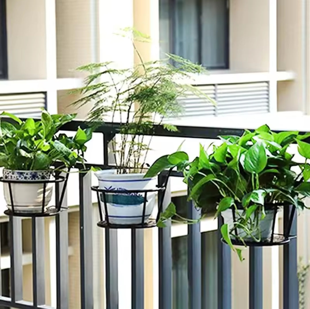 Junips | 3Pc Over the Balcony Flower Pot Holder Black Nov