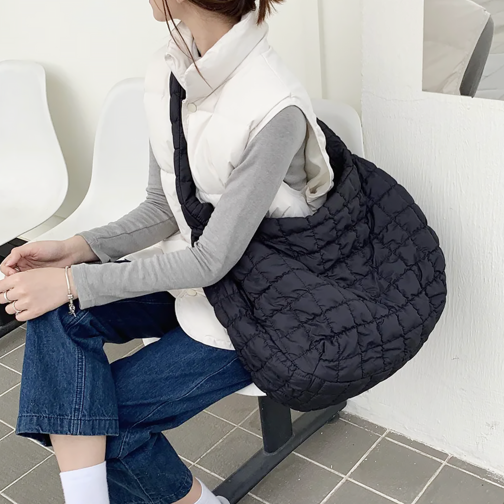 Junips | Cross Quilt X-Large Shoulder Bag