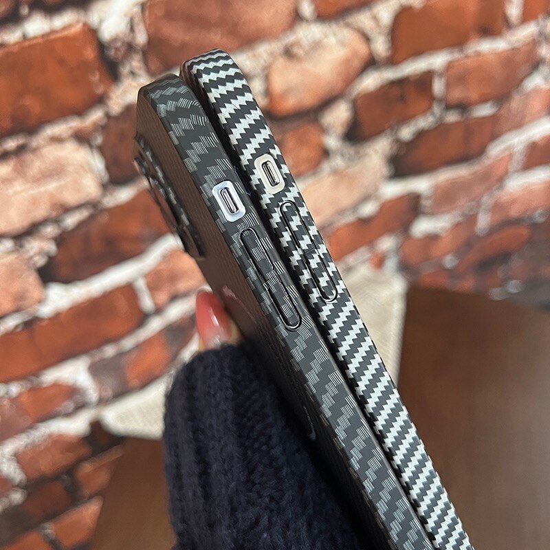 Junips | Carbon Fiber Magsafe Magnetic iPhone Case
