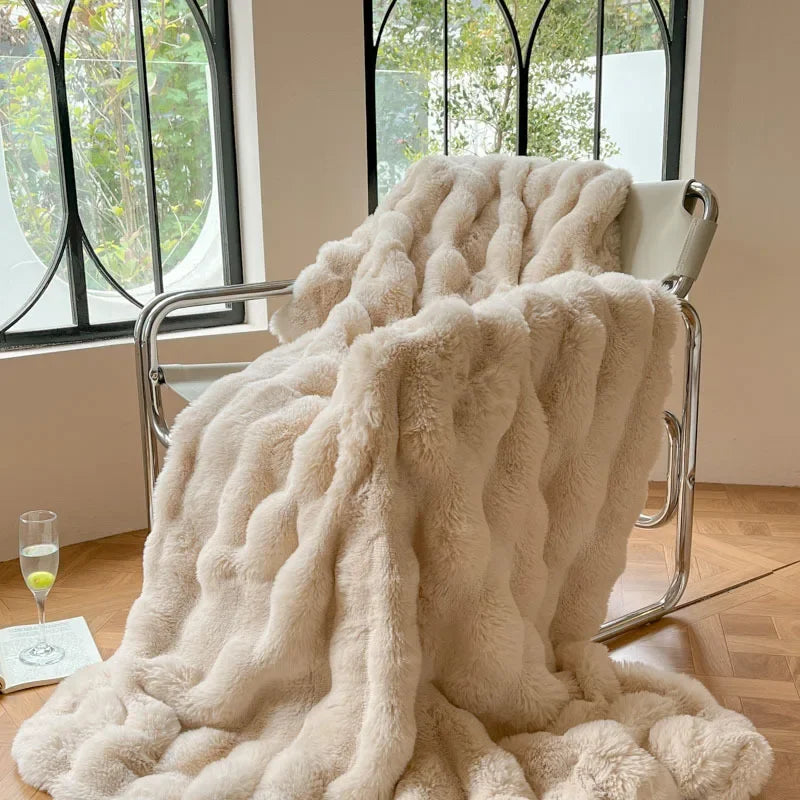 Junips | PlushCozy | Faux Fur Winter Blanket