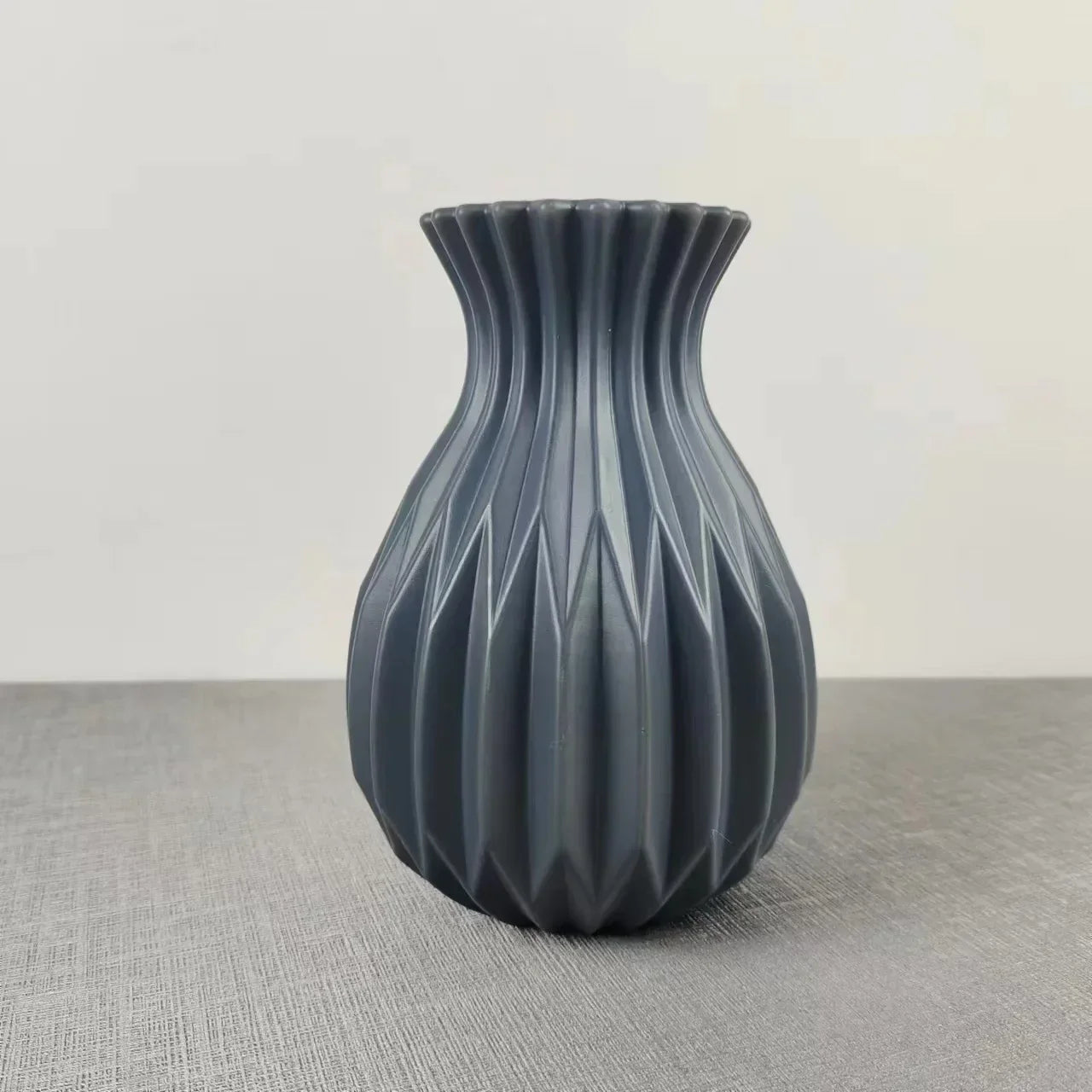 Junips | Modern elegant flower vases