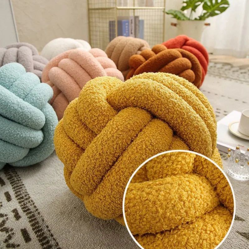 Junips | Throw Pillow - Cozy - Hand-knotted Ball - Sheepskin