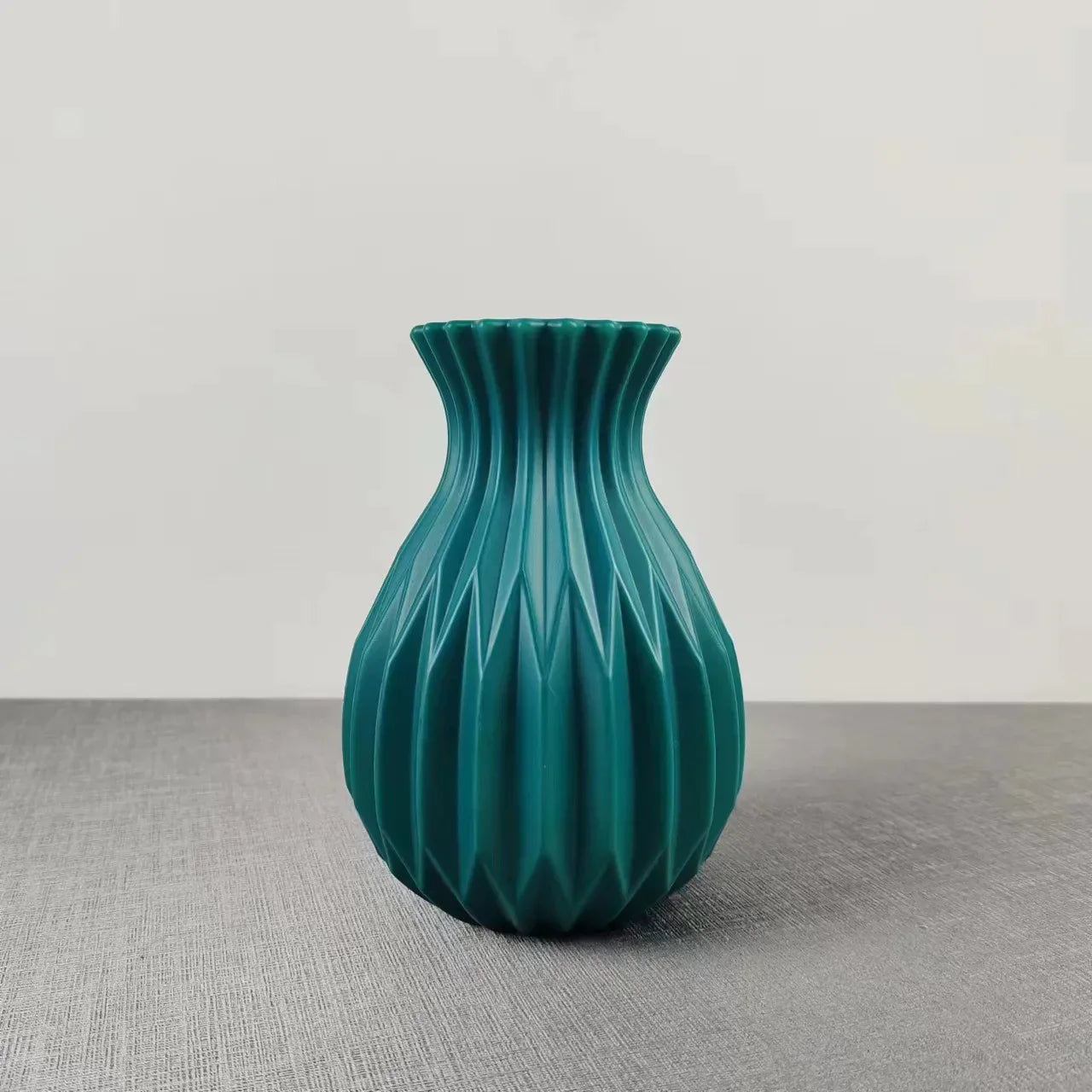 Junips | Modern elegant flower vases