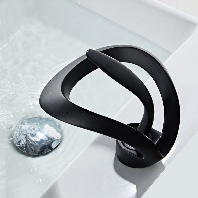 Junips | Modern curved bathroom faucet