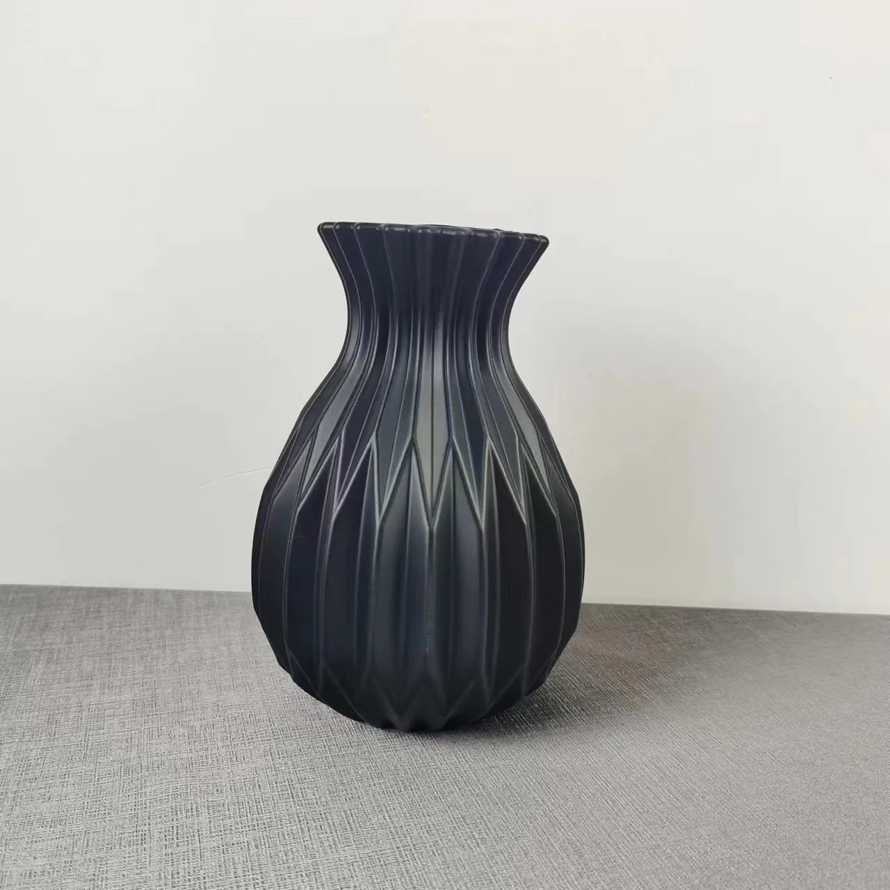 Junips | Modern elegant flower vases