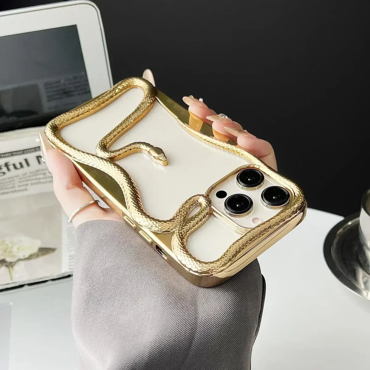 Junips | Snake Wrap Retro Phone Case