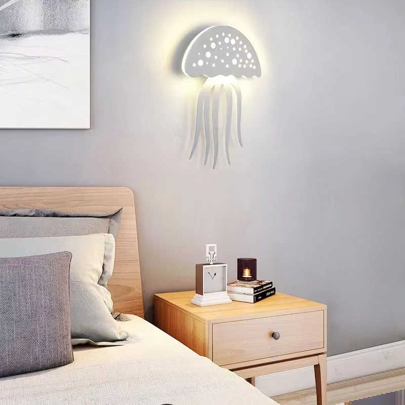 Junips | QualleGlow | Exclusive LED wall lamp in the shape of a jellyfish
