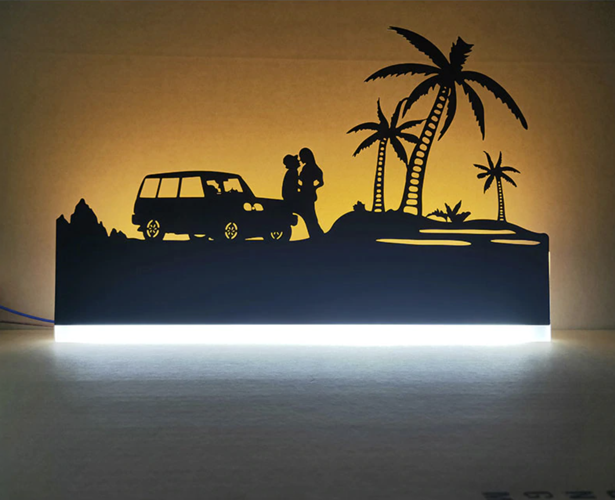 Junips | Wall lamp with versatile design