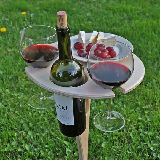 Junips | Outdoor Wine Table Picnic for the Summer