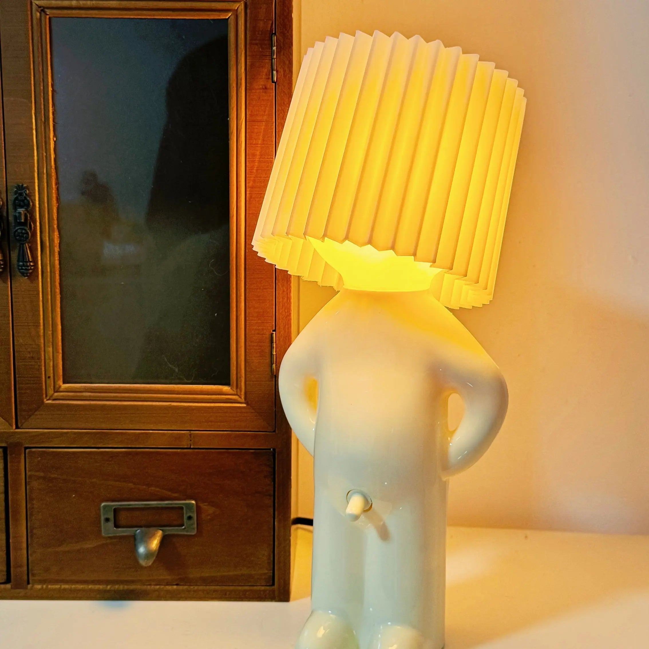 Junips | Playful LED Table Lamp – Cozy & Creative Light