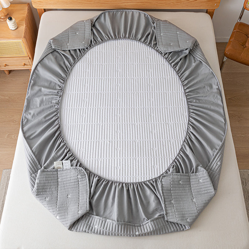 Junips | Waterproof reinforced mattress protector
